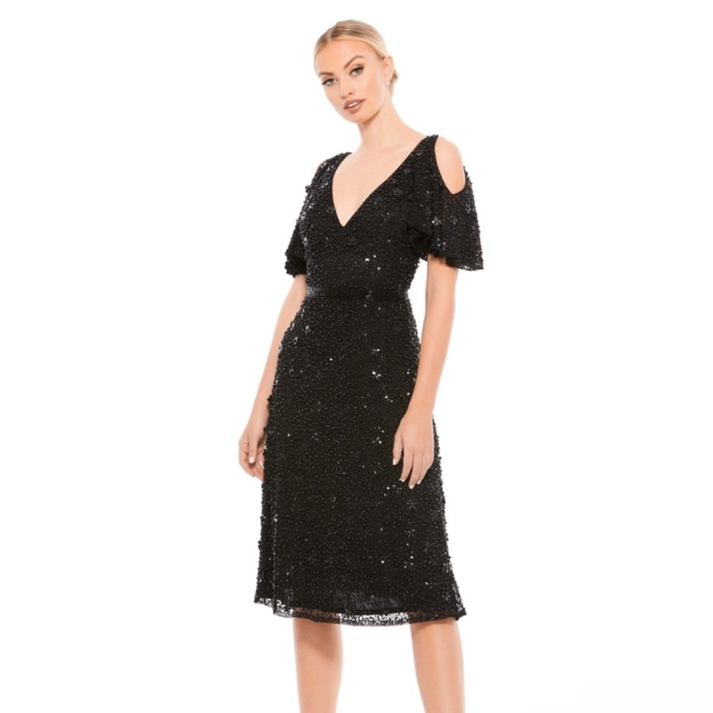 NWT Macduggal *flawed 4988 Cold Shoulder Flower Beaded Black Dress Size 12